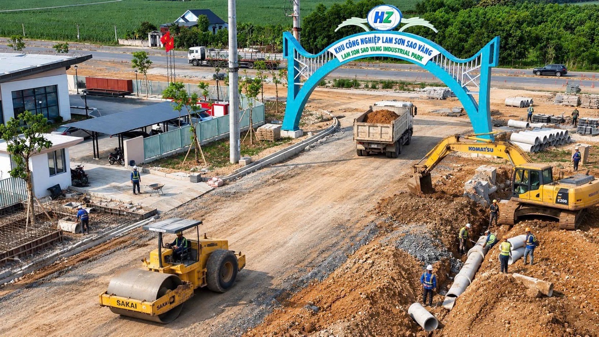 Cổng Khu công nghiệp Lam Sơn – Sao Vàng đang thi công