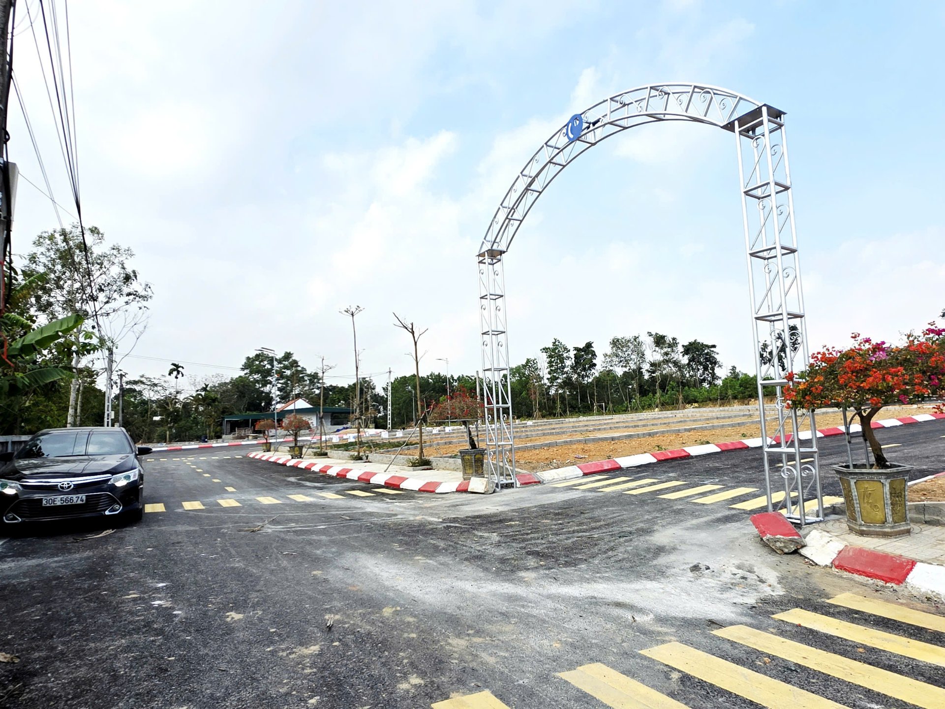 Cổng chào Hợp Tiến — Dự án Hợp Tiến